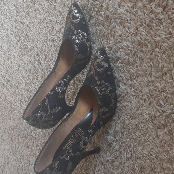 Shoes - Picture 2 of 4